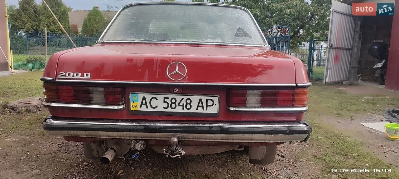 Mercedes-Benz 190 1982 photo 2