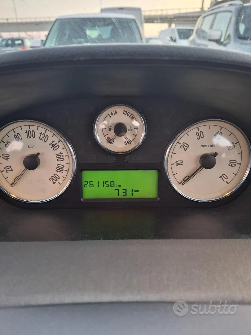 Lancia Ypsilon
