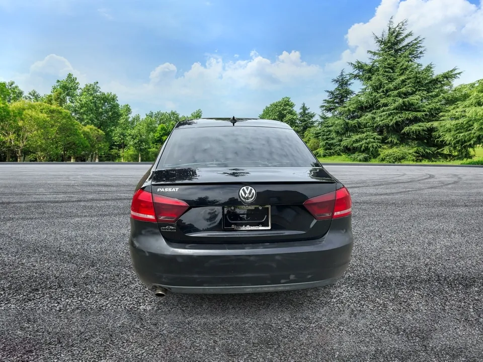 Volkswagen Passat 2012 photo 4
