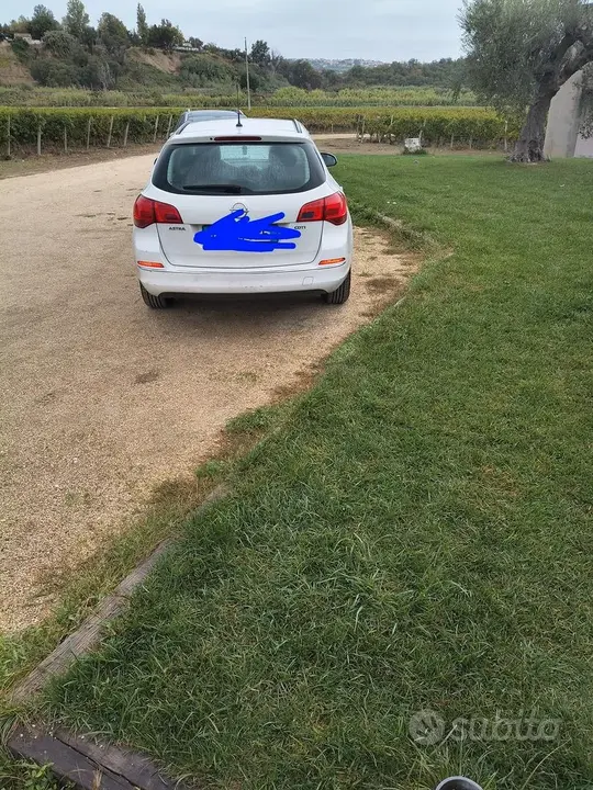 Opel Astra 2013 photo 3