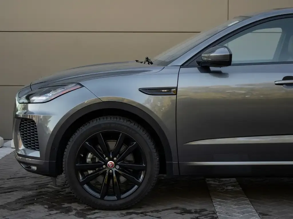 Jaguar E-Pace 2020 photo 2