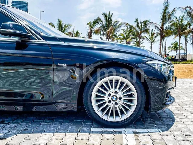 BMW 318I 2016 photo 3
