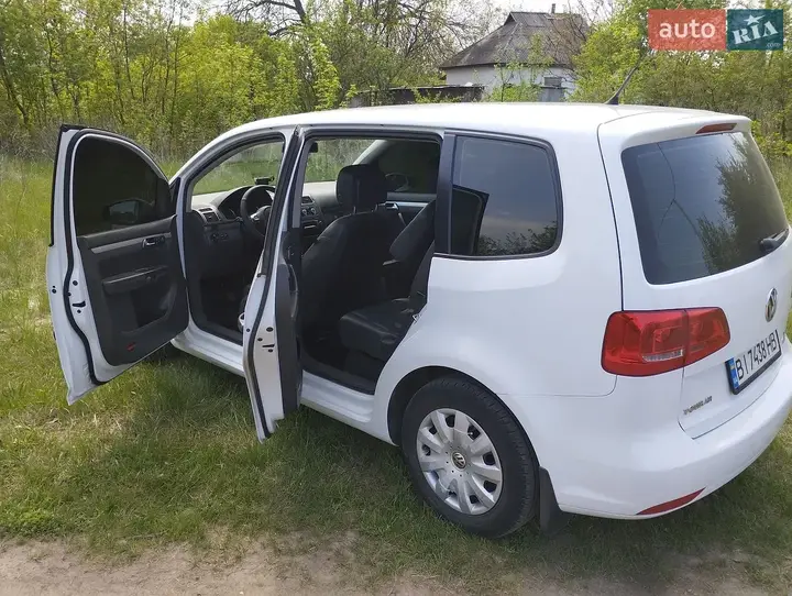 Volkswagen Touran 2014 photo 5