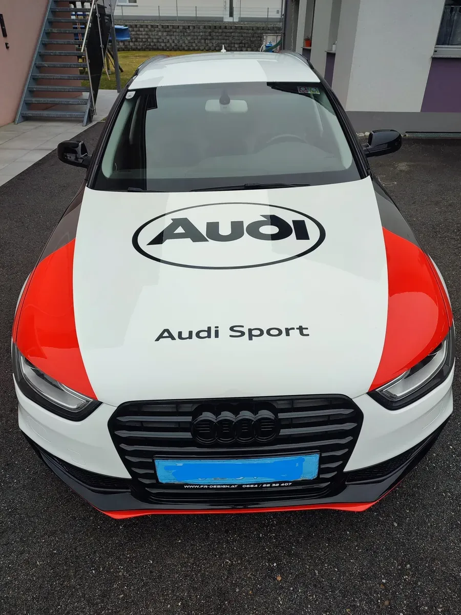 Audi A4 2012 photo 2