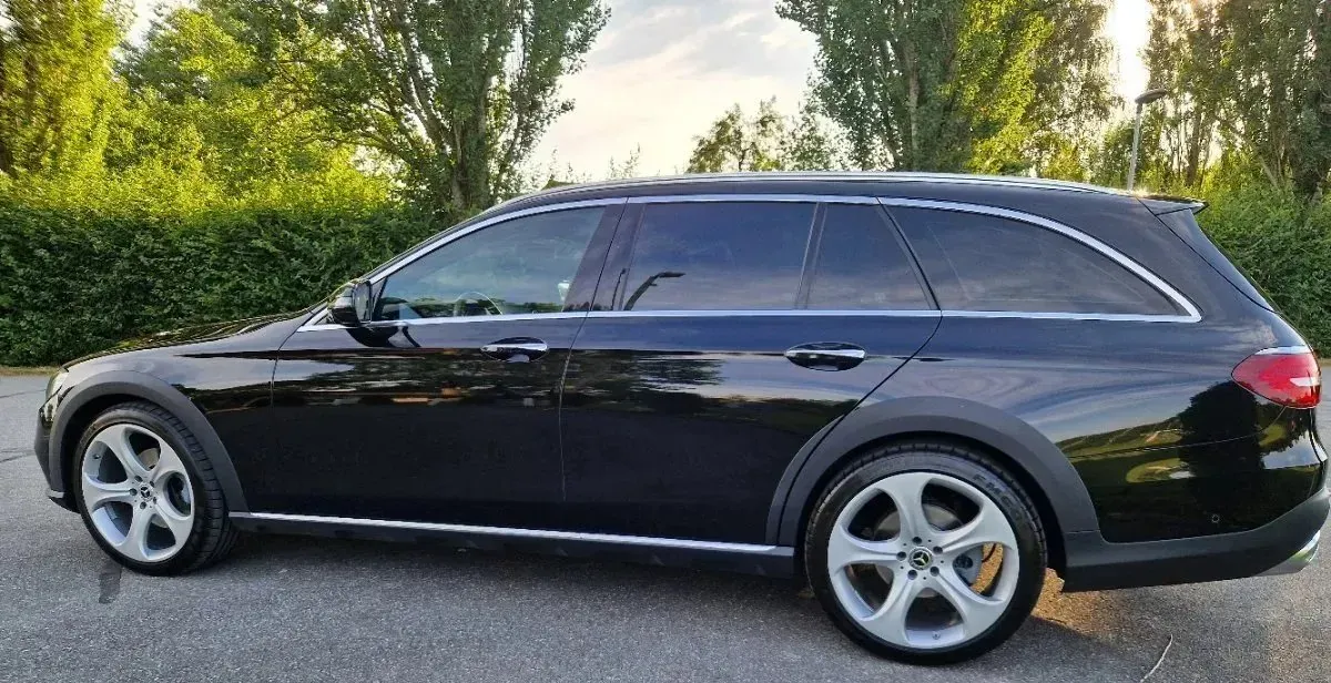 Mercedes-Benz E-Class 2017 photo 2