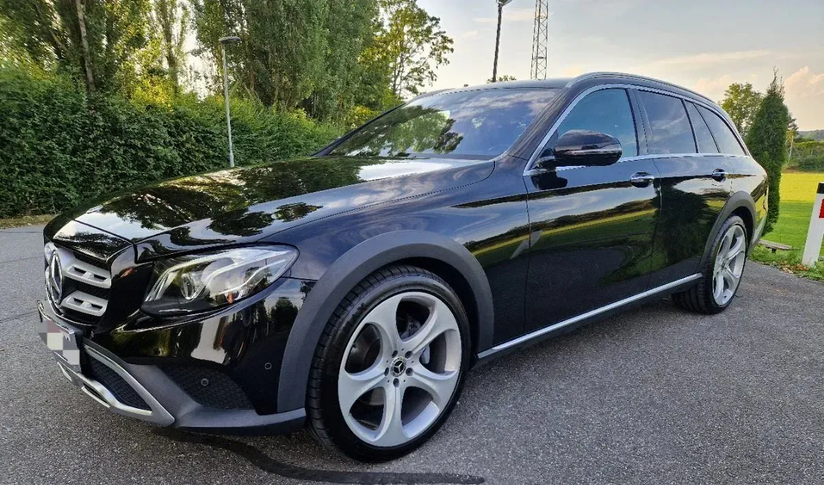 Mercedes-Benz E-Class 2017 photo 3