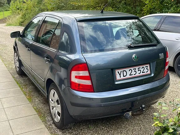 Skoda Fabia 2006 photo 2
