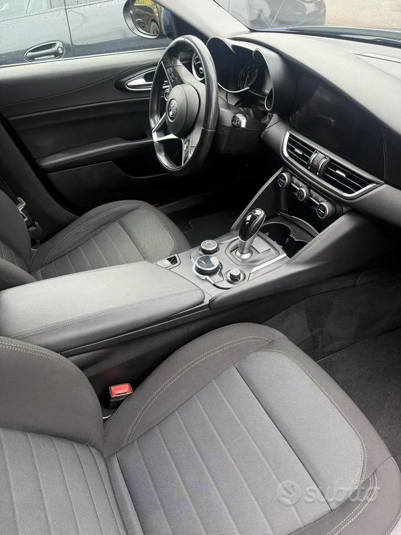 Alfa Romeo Giulia 2018 photo 4