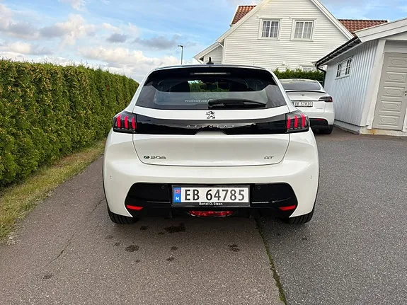 Peugeot 208 2020 photo 3