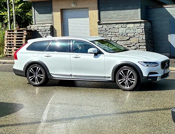 Volvo V90 Cross Country