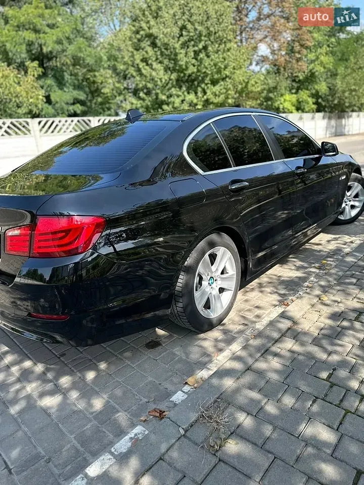 BMW 5 Series 2011 photo 3