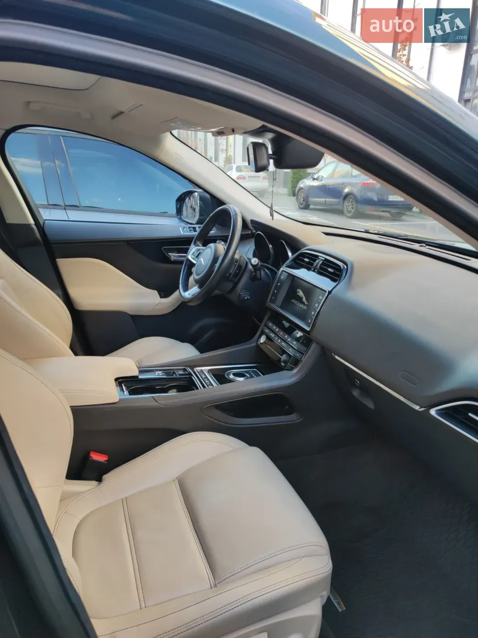 Jaguar F-Pace 2017 photo 3