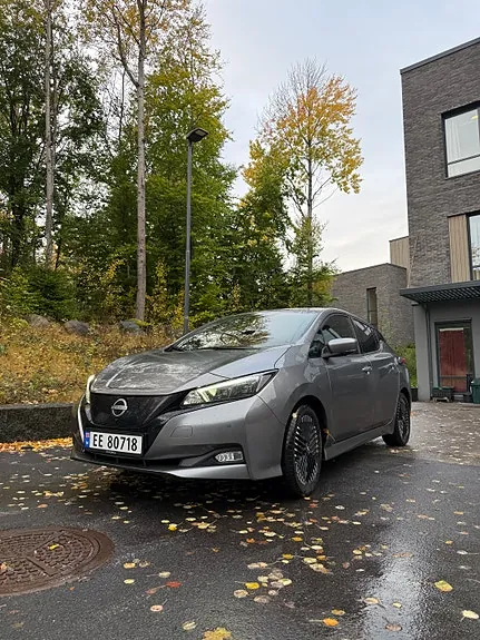 Nissan Leaf 2023 photo 2