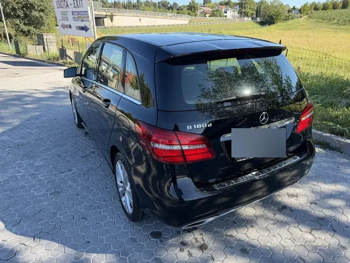 Mercedes-Benz B 2018 photo 3