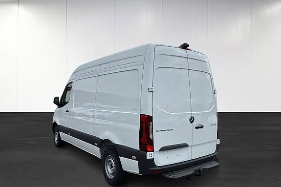 Mercedes-Benz Sprinter 2027 photo 4