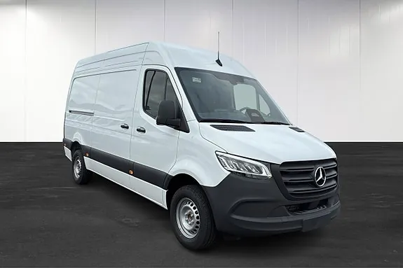 Mercedes-Benz Sprinter 2027 photo 2