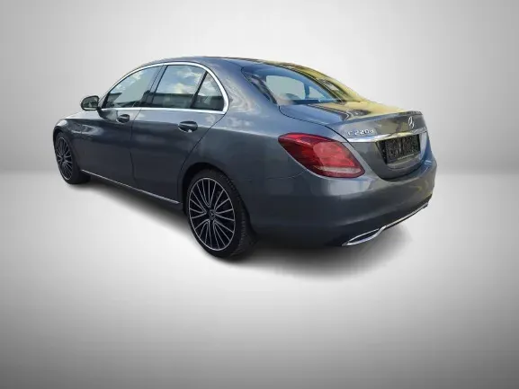 Mercedes-Benz C-Class 2018 photo 3