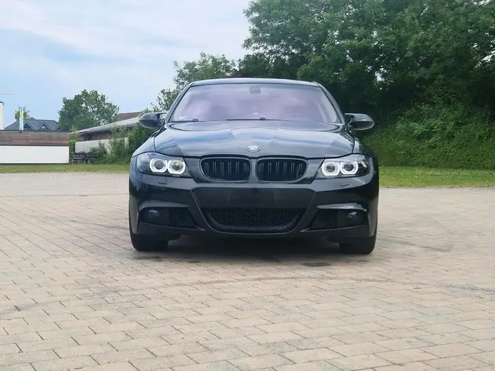 BMW E90