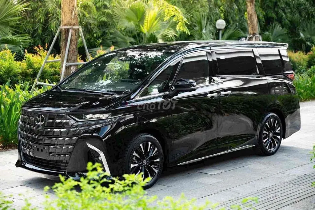 Toyota Alphard 2026 photo 2