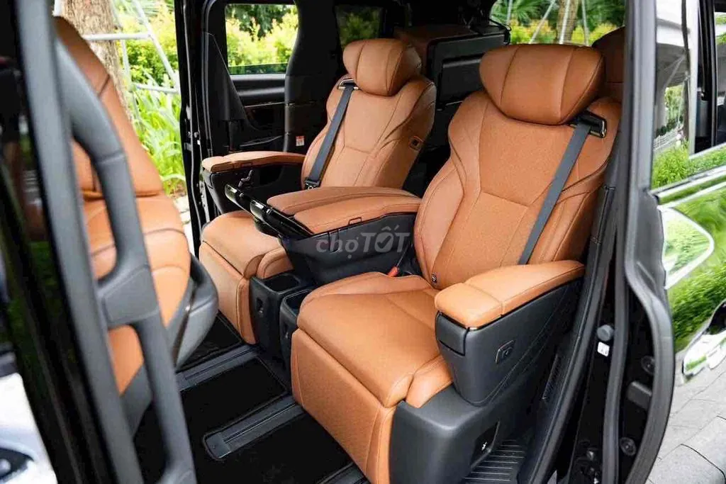 Toyota Alphard 2026 photo 5