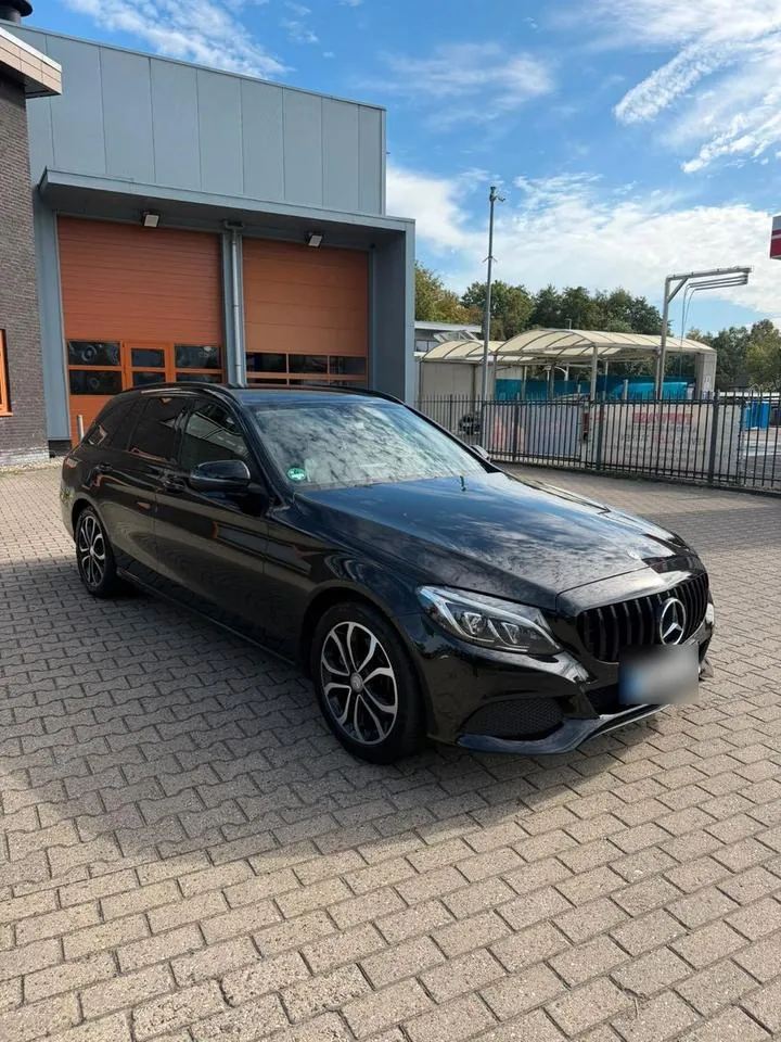 Mercedes-Benz C 220 D