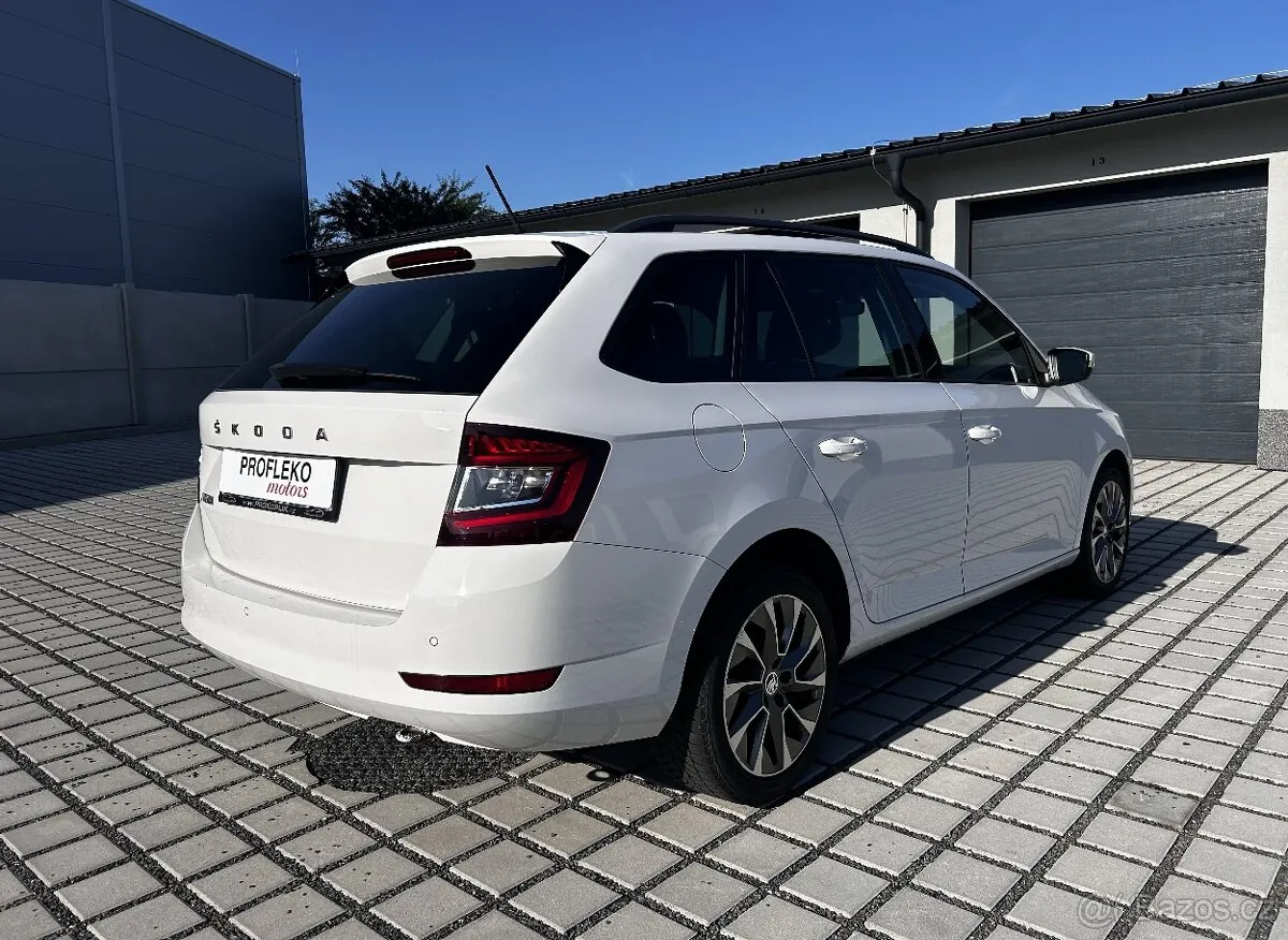 Skoda Fabia 2022 photo 3