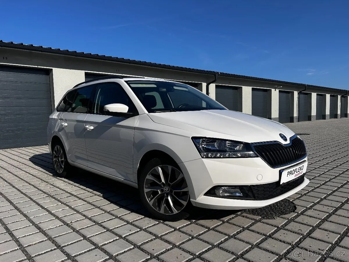 Skoda Fabia 2022 photo 2