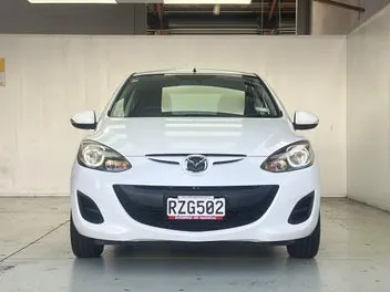 Mazda Demio 2013 photo 3