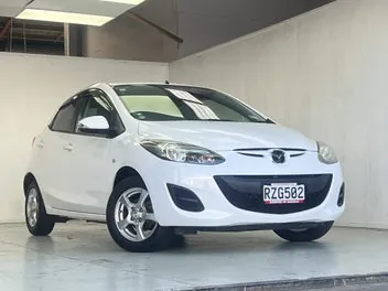 Mazda Demio 2013 photo 4