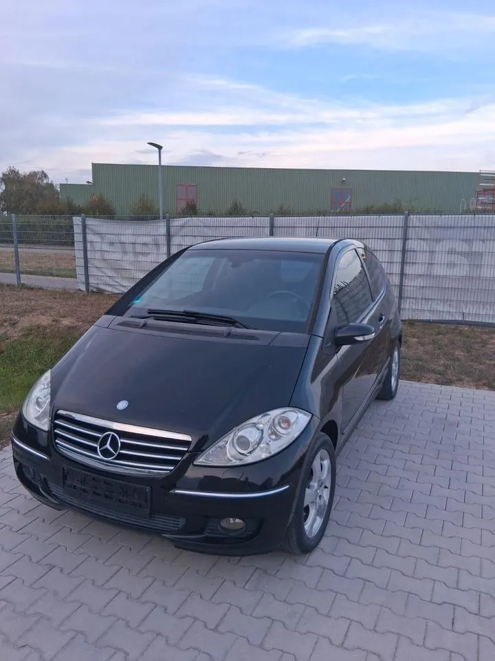 Mercedes-Benz A200