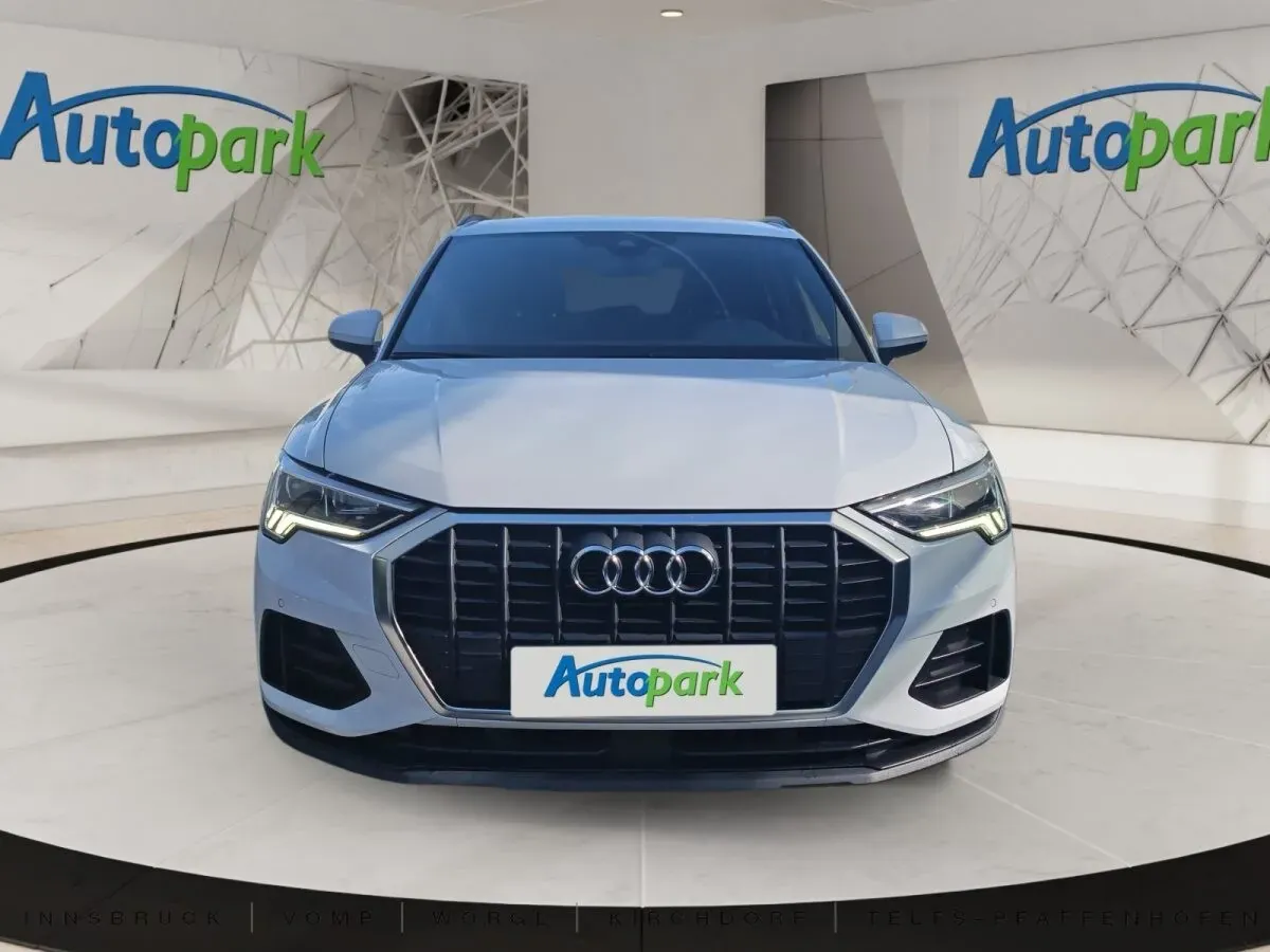 Audi Q3 2023 photo 2