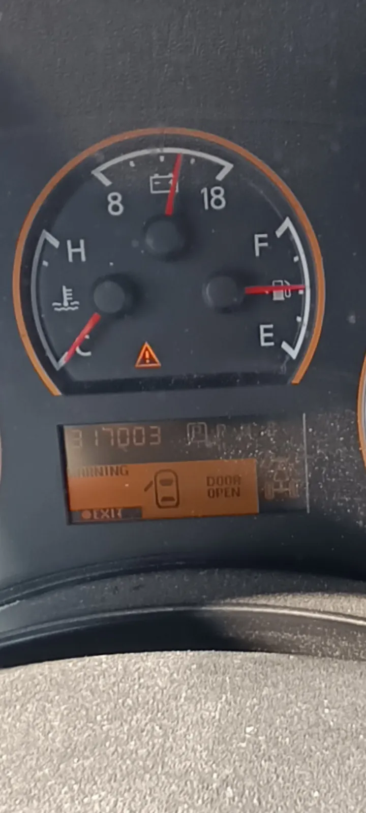 Nissan Titan 2010 photo 2