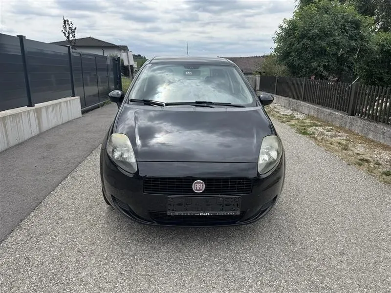 Fiat Grande Punto 2008 photo 2