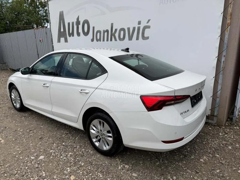 Skoda Octavia 2022 photo 2