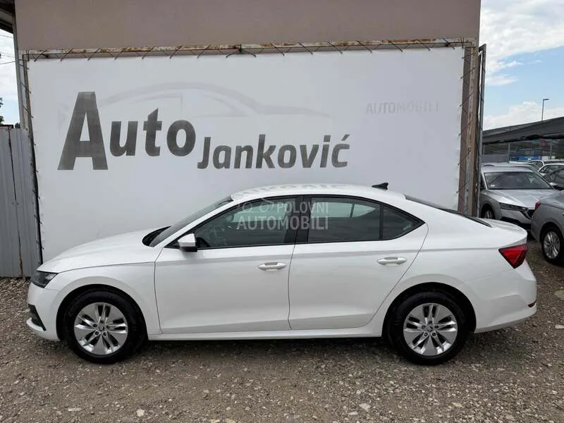 Skoda Octavia 2022 photo 3