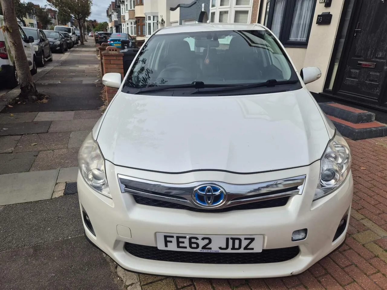 Toyota Auris 2012 photo 3