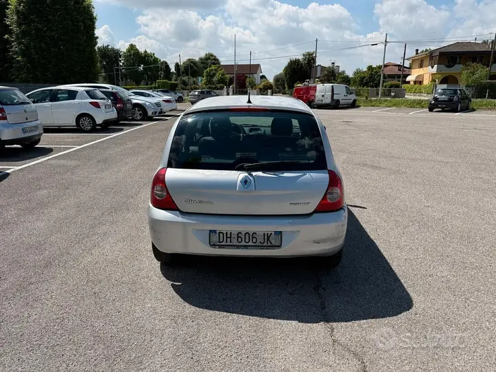 Renault Clio 2007 photo 5