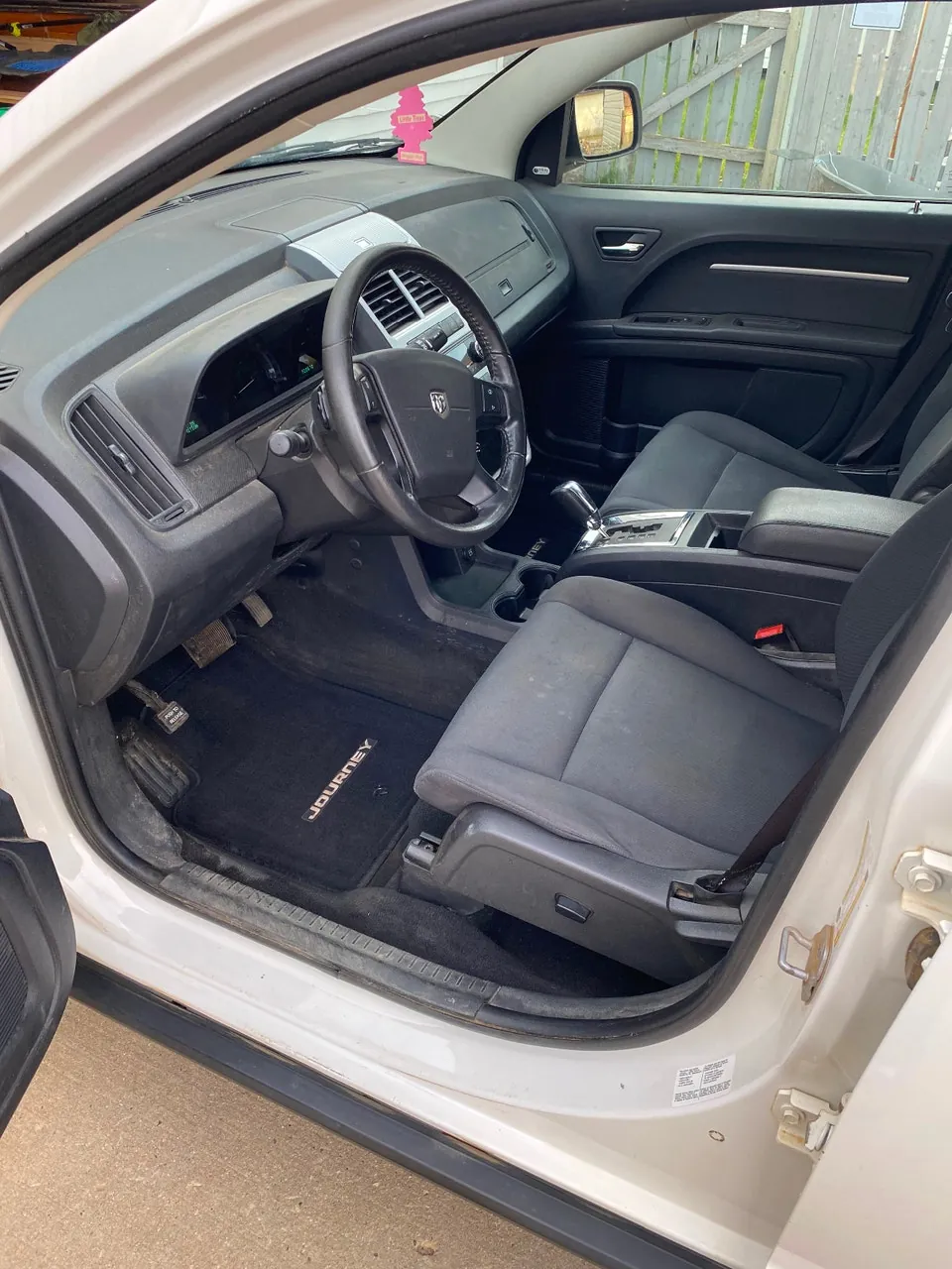 Dodge Journey 2010 photo 2