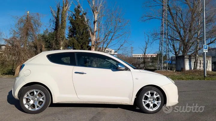 Alfa Romeo Mito 2011 photo 2