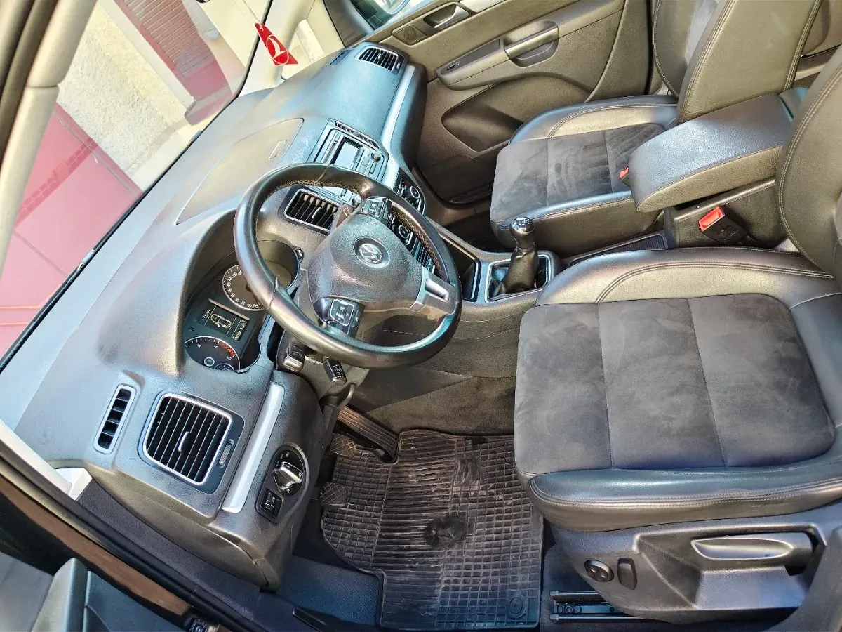 Volkswagen Sharan 2012 photo 3