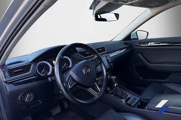 Skoda Superb 2017 photo 4