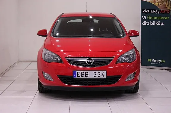 Opel Astra 2010 photo 3