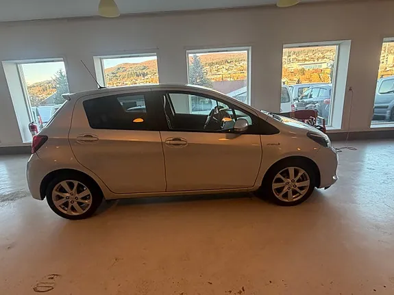 Toyota Yaris 2015 photo 3