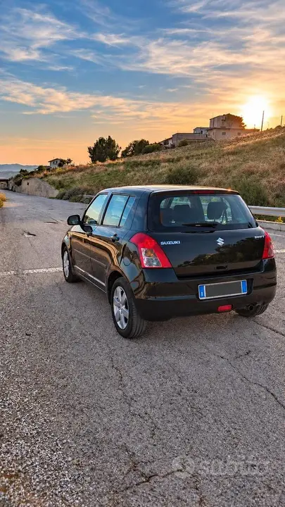 Suzuki Swift 2008 photo 2