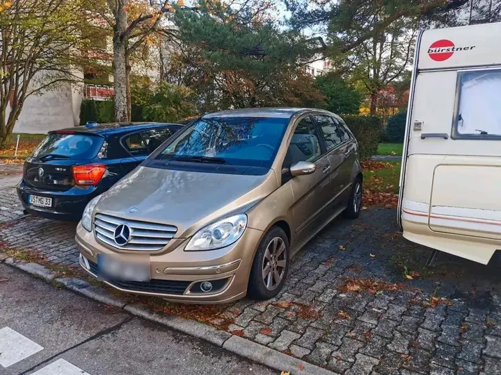 Mercedes-Benz B200