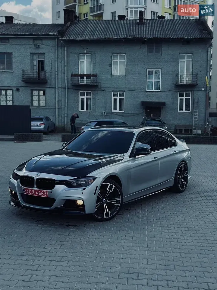 BMW 3 Series 2013 photo 2