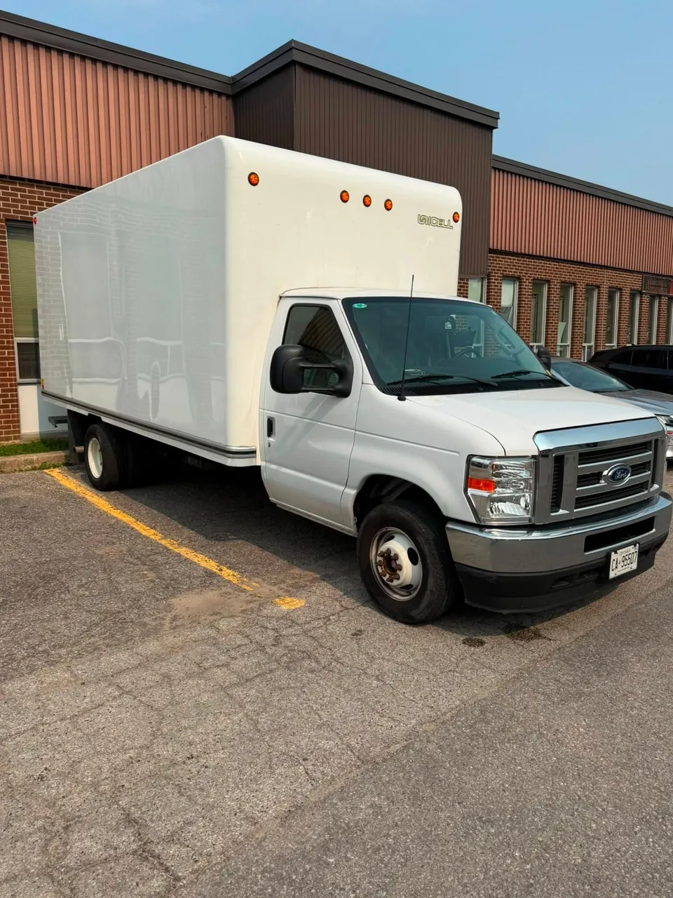 Ford E-450 2025 photo 4