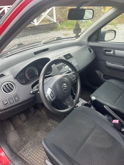 Suzuki Swift 2005 photo 4