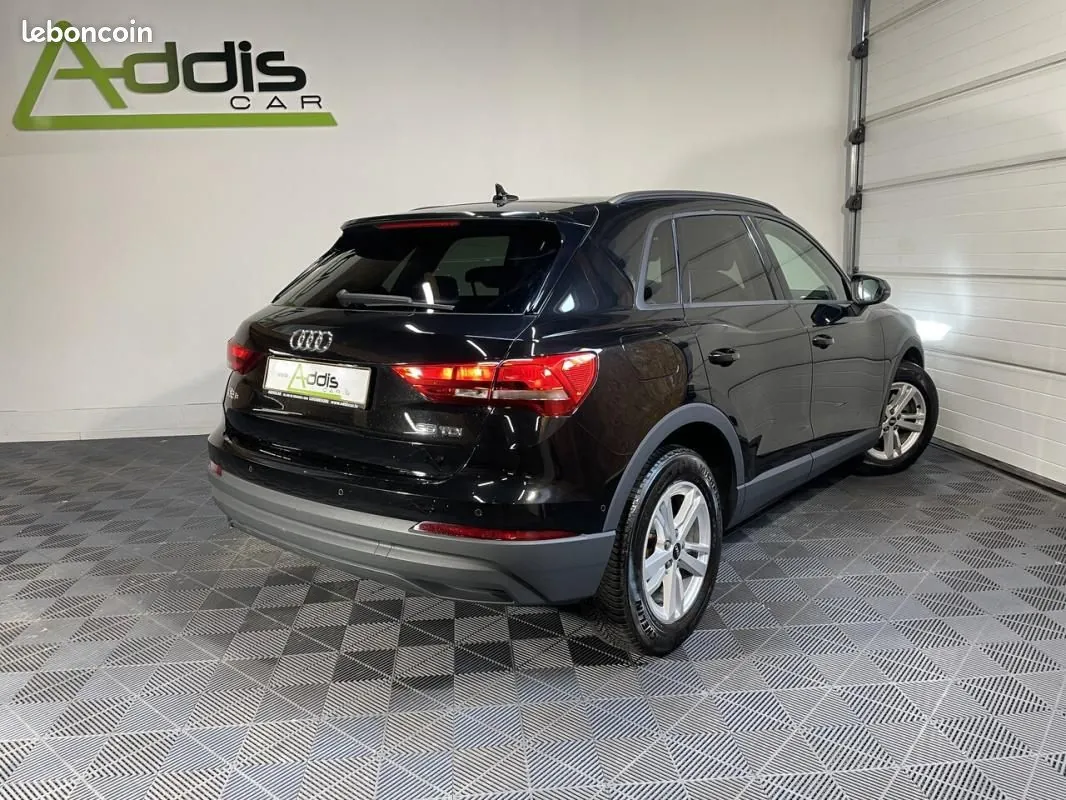 Audi Q3 2021 photo 2