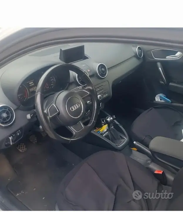 Audi A1 2011 photo 4